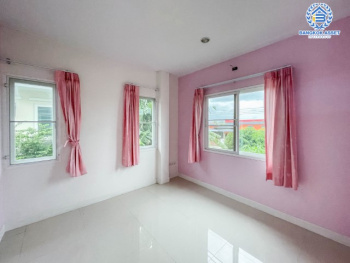 *****บ้านเดี่ยวมือสองนนทบุรี ราคาสุดคุ้ม! ม.เดอะลิฟวิ่ง2 บ้านกล้วย-ไทรน้อย เนื้อที่ถึง 60 ตร.ว. ฟังก์ชั่น 4 ห้องนอน 3 ห้องน้ำ บ้านสวย พร้อมอยู่ หน้าบ้านวิวสวน บนทำเลคุณภาพ! ติดถนนใหญ่ เดินทางสะดวกใกล้ถนนกาญจนาภิเษก ใกล้เซ็นทรัลเวสต์เกต และรถไฟฟ้าสถานีคลองบางไผ่